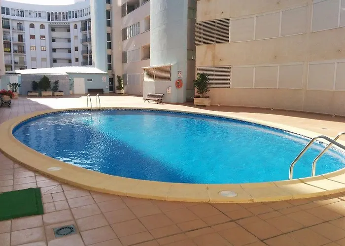 阿尔巴玛ii公寓酒店 *