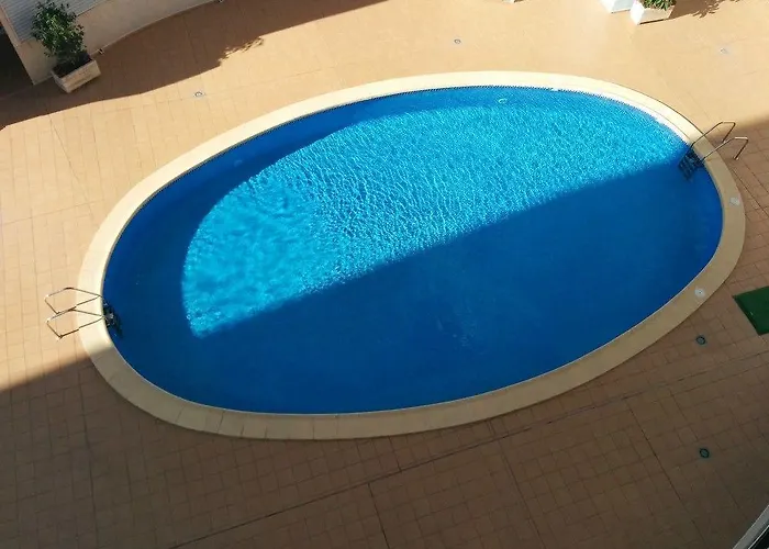 阿尔巴玛ii公寓酒店 *